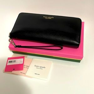 Kate Spade Spencer Travel Wallet